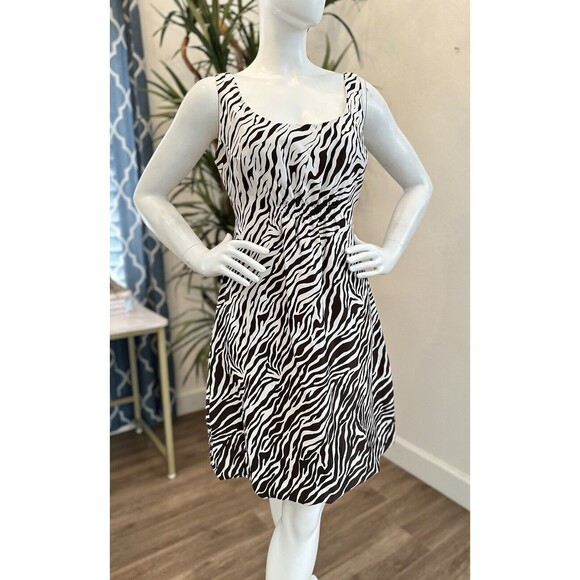 ZEBRA Print Sheath Shift Dress Sz 12 Smocked Front Sleeveless Animal Bubble Hem - Picture 1 of 13